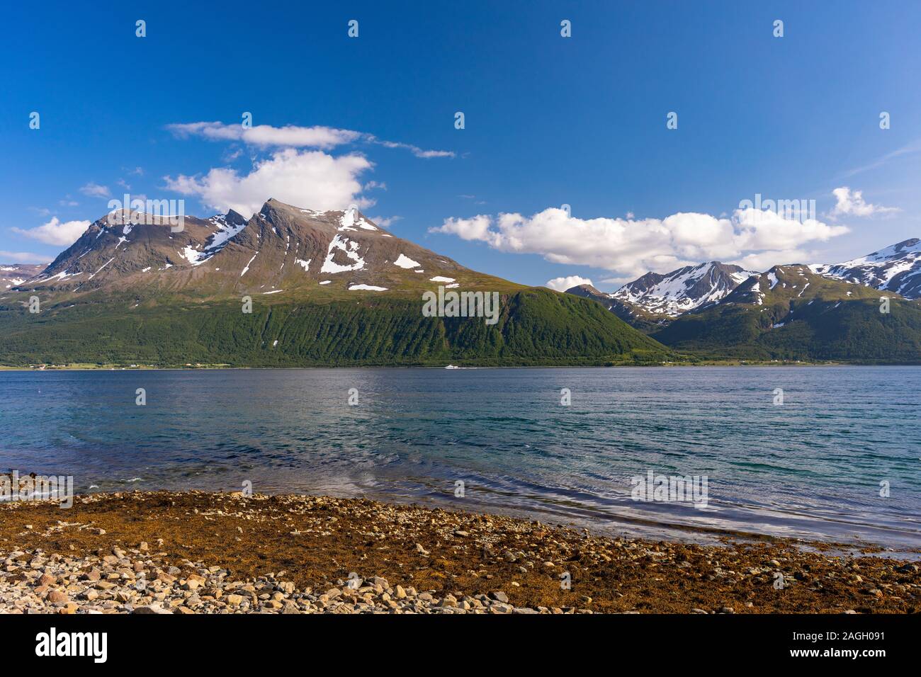 View of the fjord hi-res stock photography and images - Page 8 - Alamy