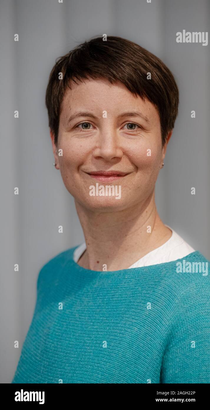 19 December 2019, Hamburg: Katja Husen (Bündnis90/DieGrünen), Managing Director of the Centre for Molecular Neurobiology Hamburg, is in her office. The 43-year-old wants to be elected district manager in Hamburg-Eimsbüttel. Photo: Markus Scholz/dpa Stock Photo