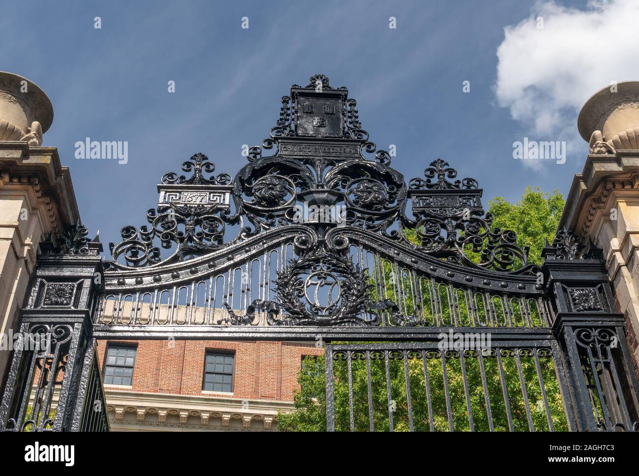 CAMBRDIGE, MA/USA - SEPTEMBER 29, 2019: Gated entrance on the campus of Harvard University. Stock Photo