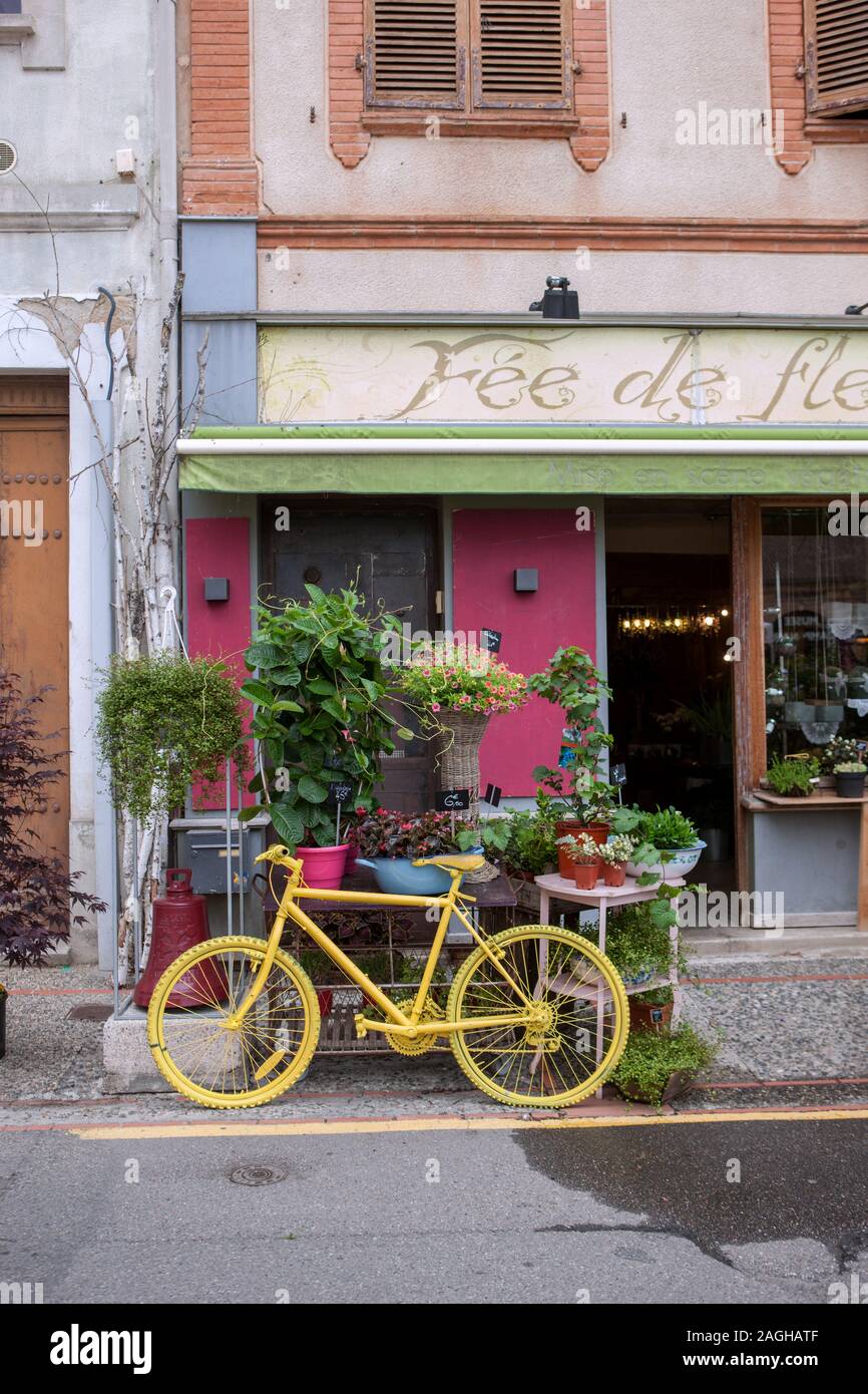 Still life bicycle hi-res stock photography and images - Alamy