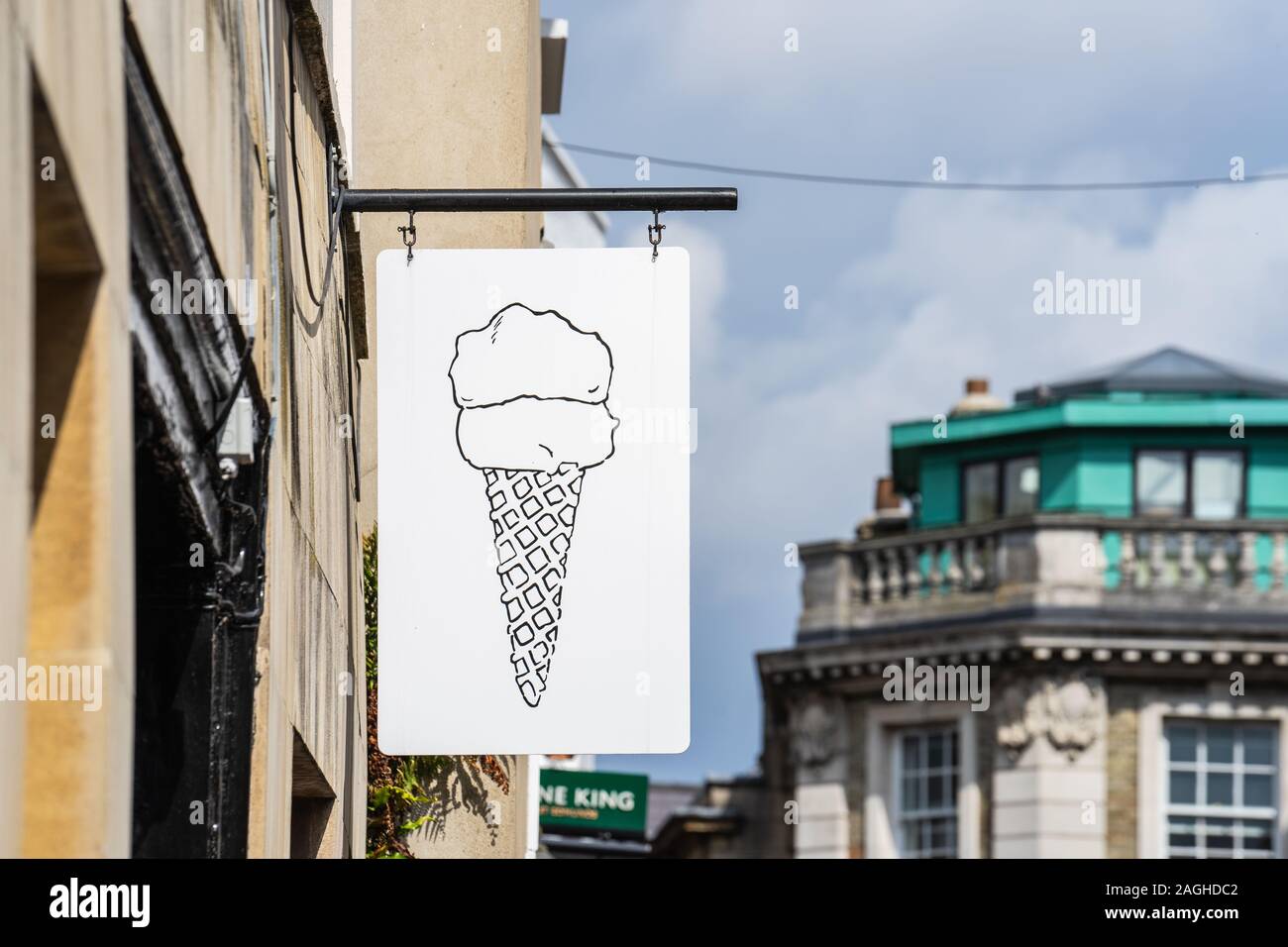Cambridge, UK, August 1, 2019. Ice cream shop sign Stock Photo Alamy