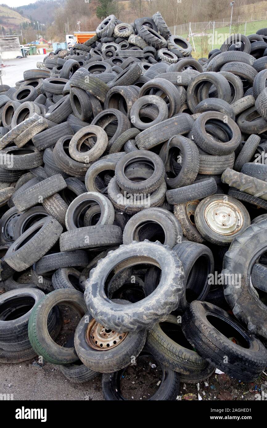 Tyre depot hires stock photography and images Alamy