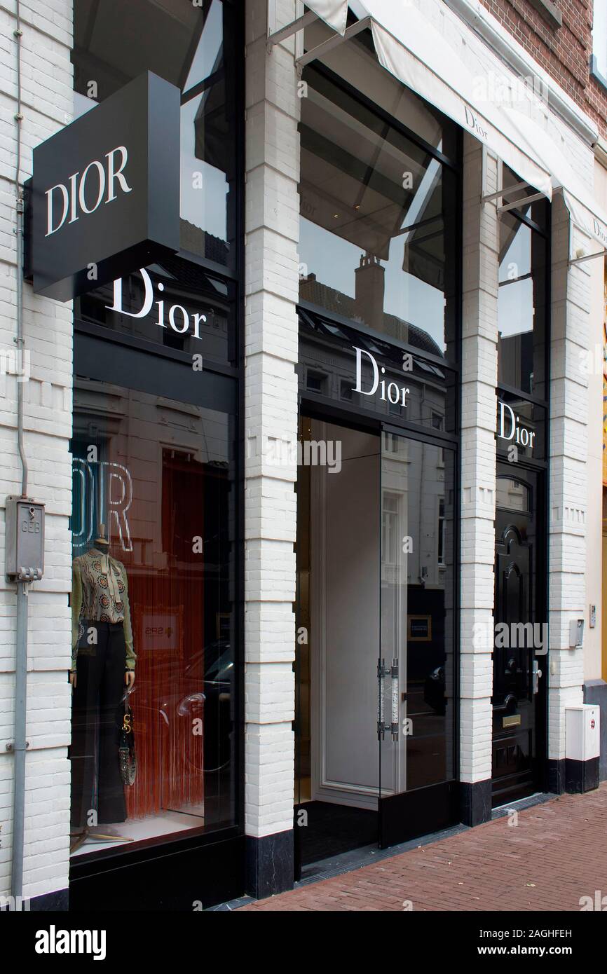 Dior sign hi-res stock photography and images - Page 3 - Alamy