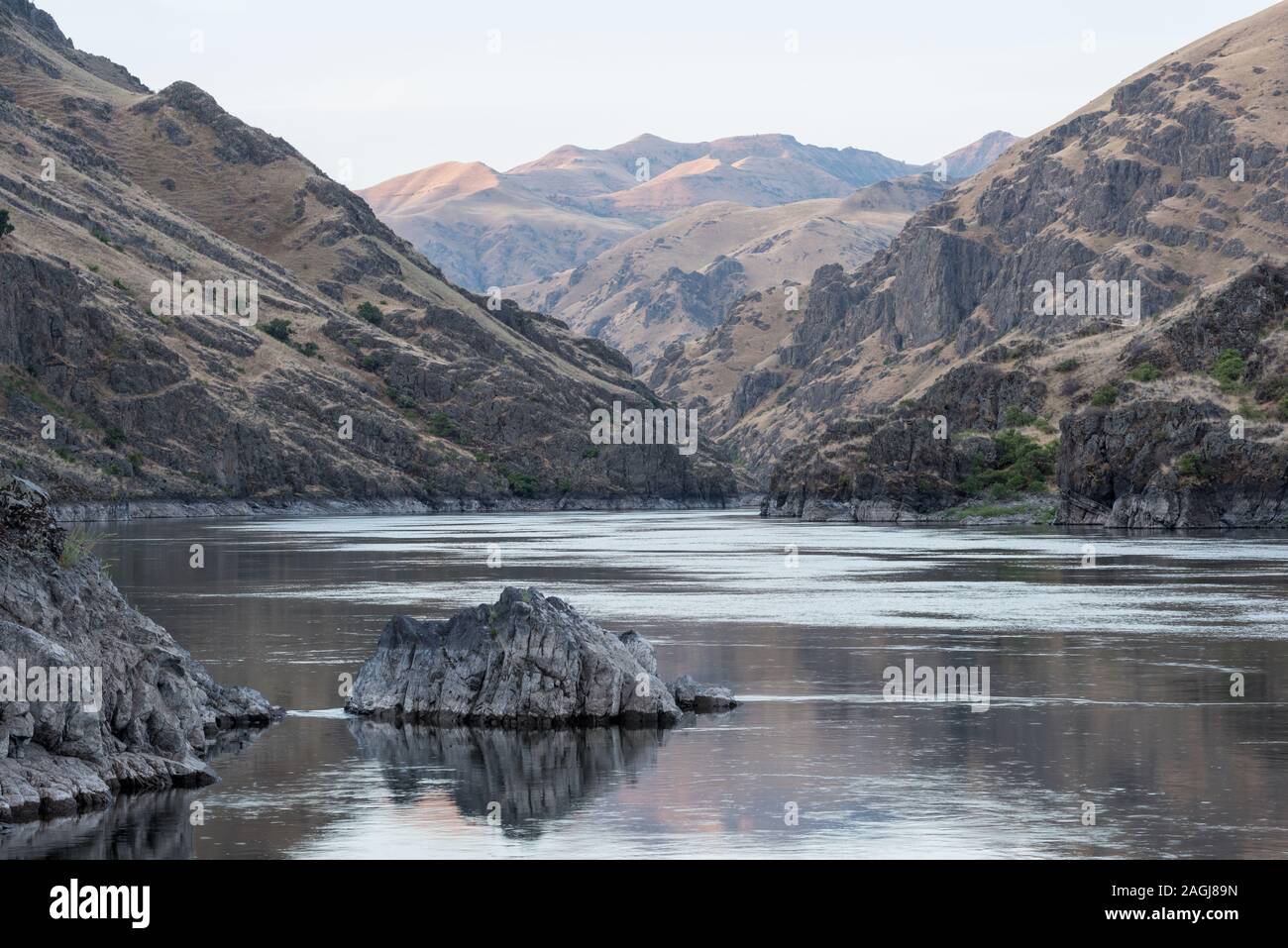 The Snake River in Hells Canyon on the border of Idaho and Oregon Stock Photo - Alamy