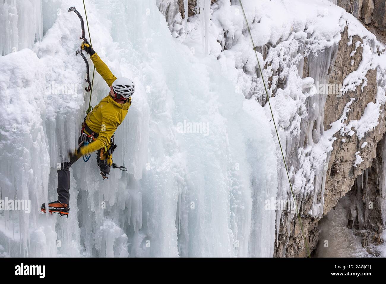 Male ice climber works way hi-res stock photography and images - Alamy