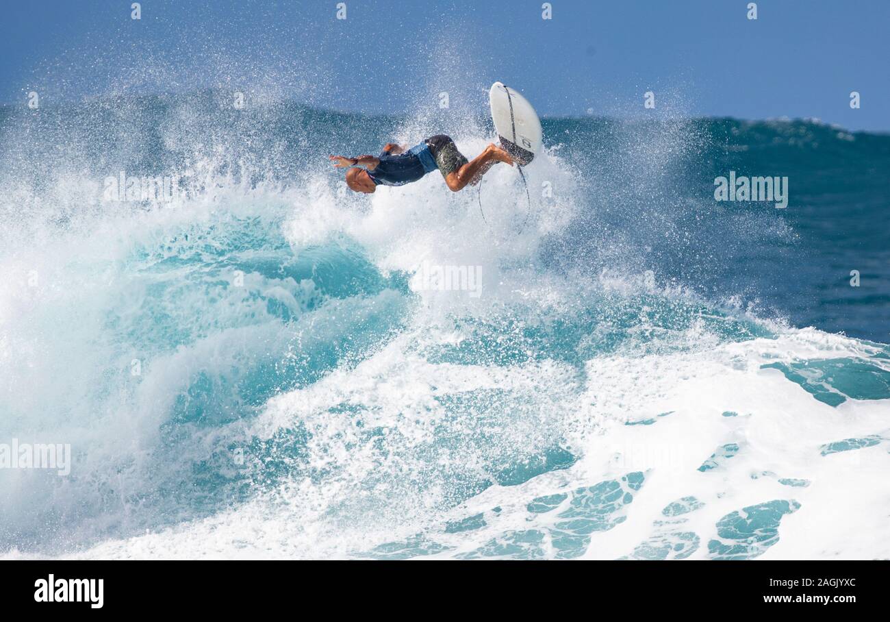 Hawaii vans triple crown surfing hi-res stock photography and images - Alamy