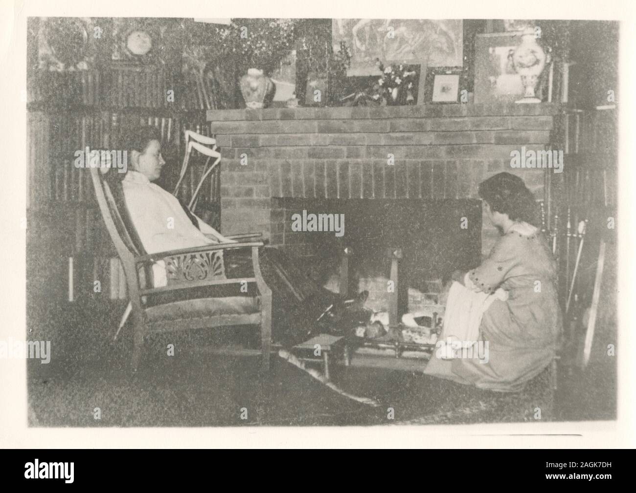 Music Library] Mrs. Edward MacDowell in her home, Hillcrest at Peterborough, New Hampshire. The young girl in the picture is May Wills, a pupil of Edward MacDowell. Miss Wills married Frederick Ballard, a playwright, the author of Believe Me Xantippe, acted by John Barrymore and Trial by Jury, by Minnie Maddern Fiske. [photograph left by Miss Fiske]; Music Library] Mrs. Edward MacDowell in her home, Hillcrest at Peterborough, New Hampshire. The young girl in the picture is May Wills, a pupil of Edward MacDowell. Miss Wills married Frederick Ballard, a playwright, the author of Believe Me Xanti Stock Photo