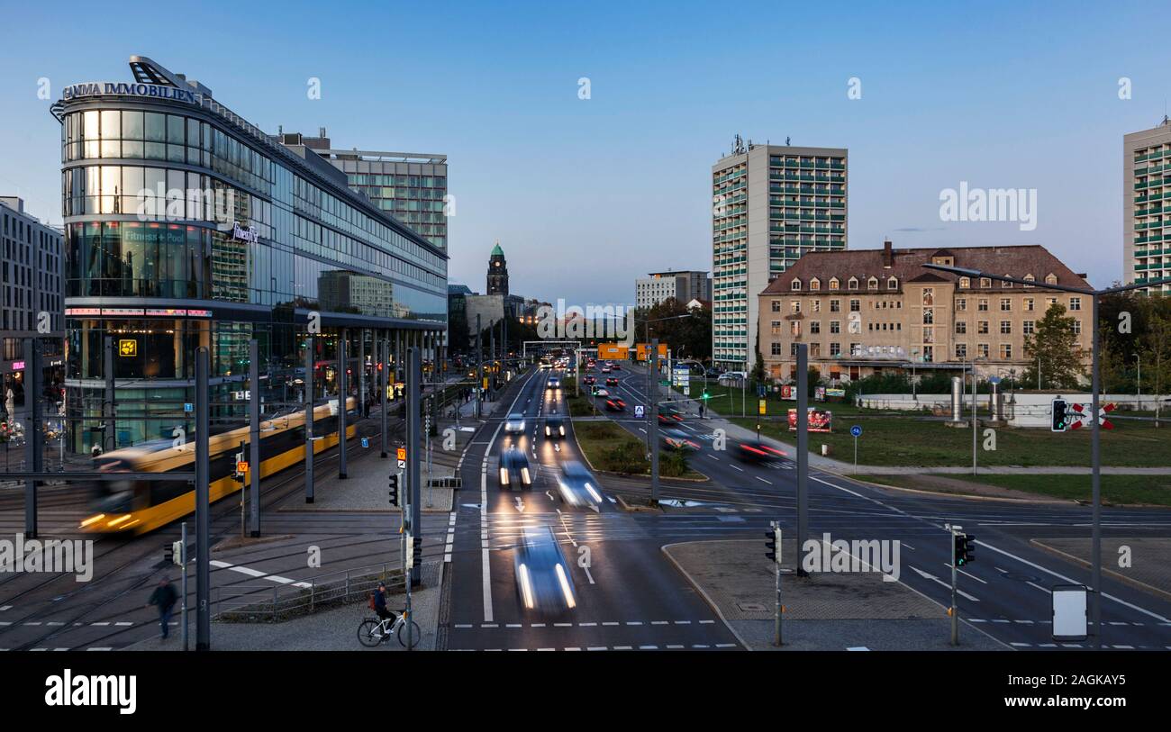 Rush hour traffic at the intersection of Wiener Platz and Sankt Petersburger Straße in Dresden Stock Photo