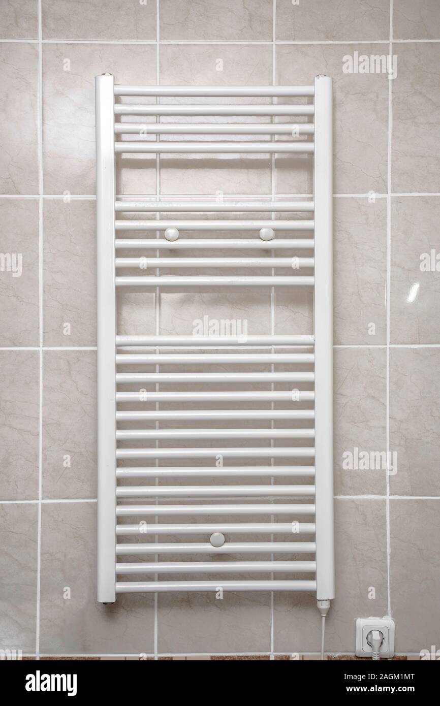 Electric towel dryer for bathroom hotsell
