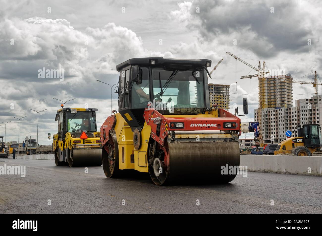 Asphalt compactor compress hi-res stock photography and images - Alamy