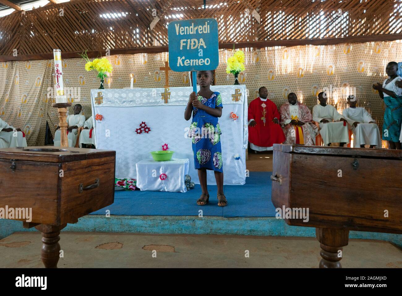 Catholic mass africa hi-res stock photography and images - Alamy