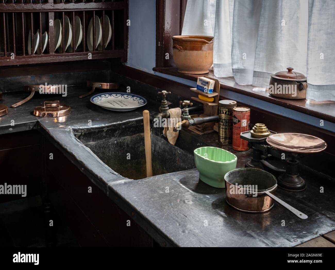 Antique Kitchen Sink Stock Photo Alamy