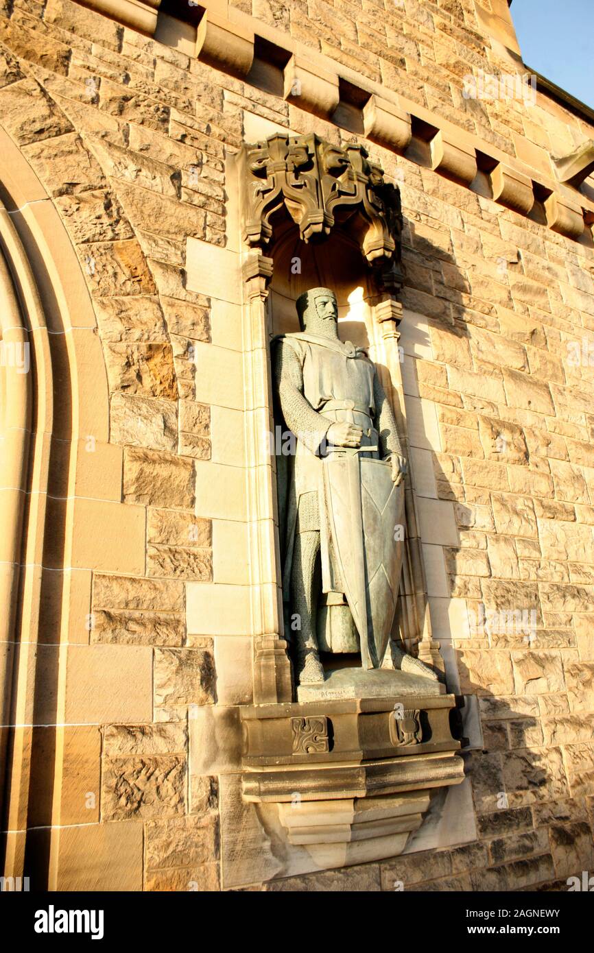 Bronze statue of William wallace in Edinburgh castle scotland Stock Photo