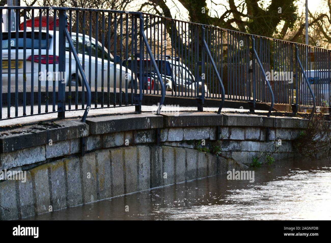 Burrowbridge, Somerset. 20th Dec 2019. UK Weather. Burrowbridge in Somerset seen with water levels very high during heavy flooding in surrounding areas. Picture Credit Robert Timoney/Alamy/Live/News Stock Photo