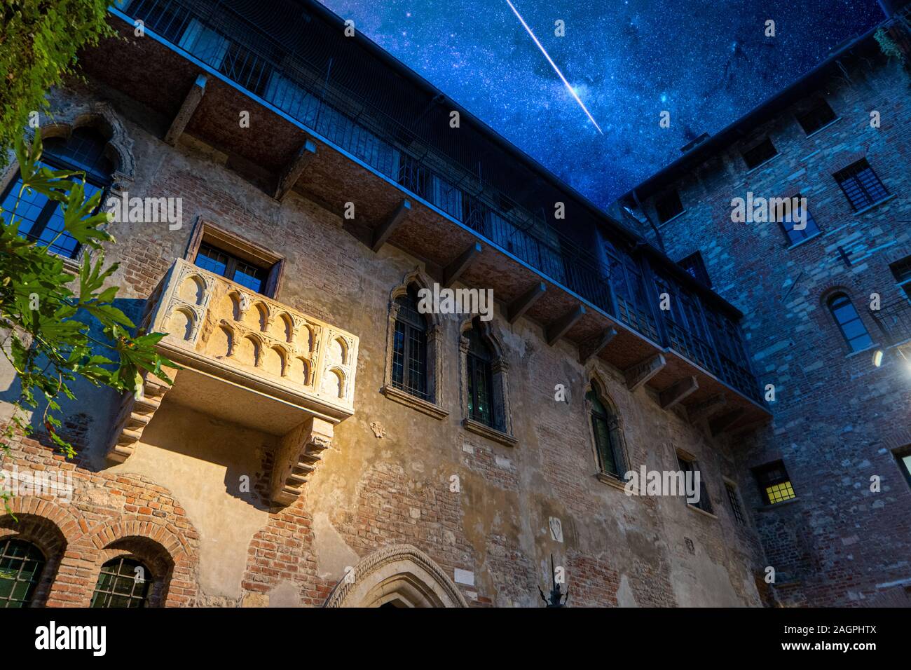 Romeo And Juliet Book High Resolution Stock Photography and Images - Alamy