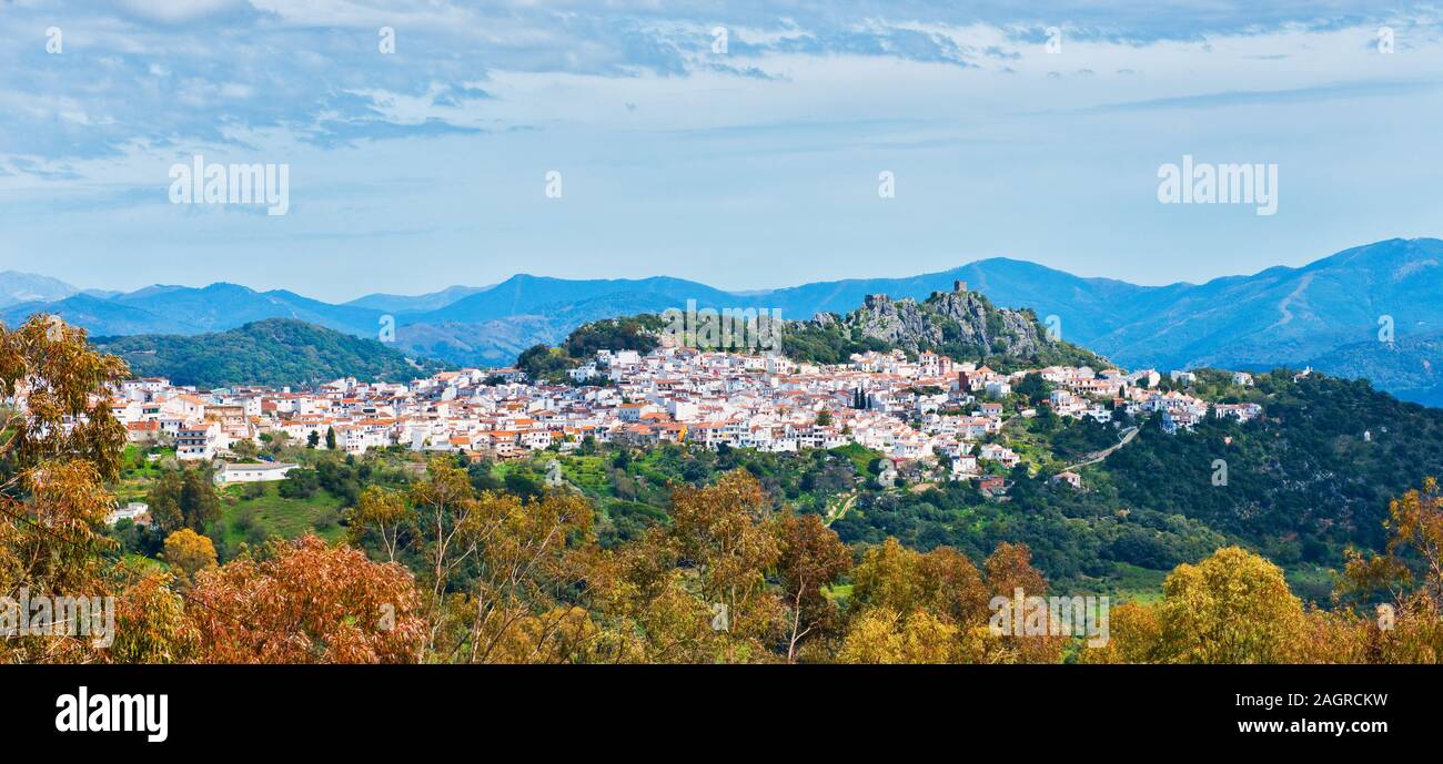 Gaucin. Pueblos Blancos (white towns). Castillo del Aguila (Eagle's Castle) on hilltop. Province of Málaga, Andalusia, Southern Spain Stock Photo