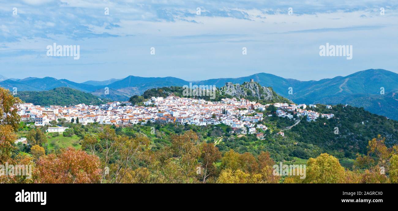 Gaucin. Pueblos Blancos (white towns). Castillo del Aguila (Eagle's Castle) on hilltop. Province of Málaga, Andalusia, Southern Spain Stock Photo