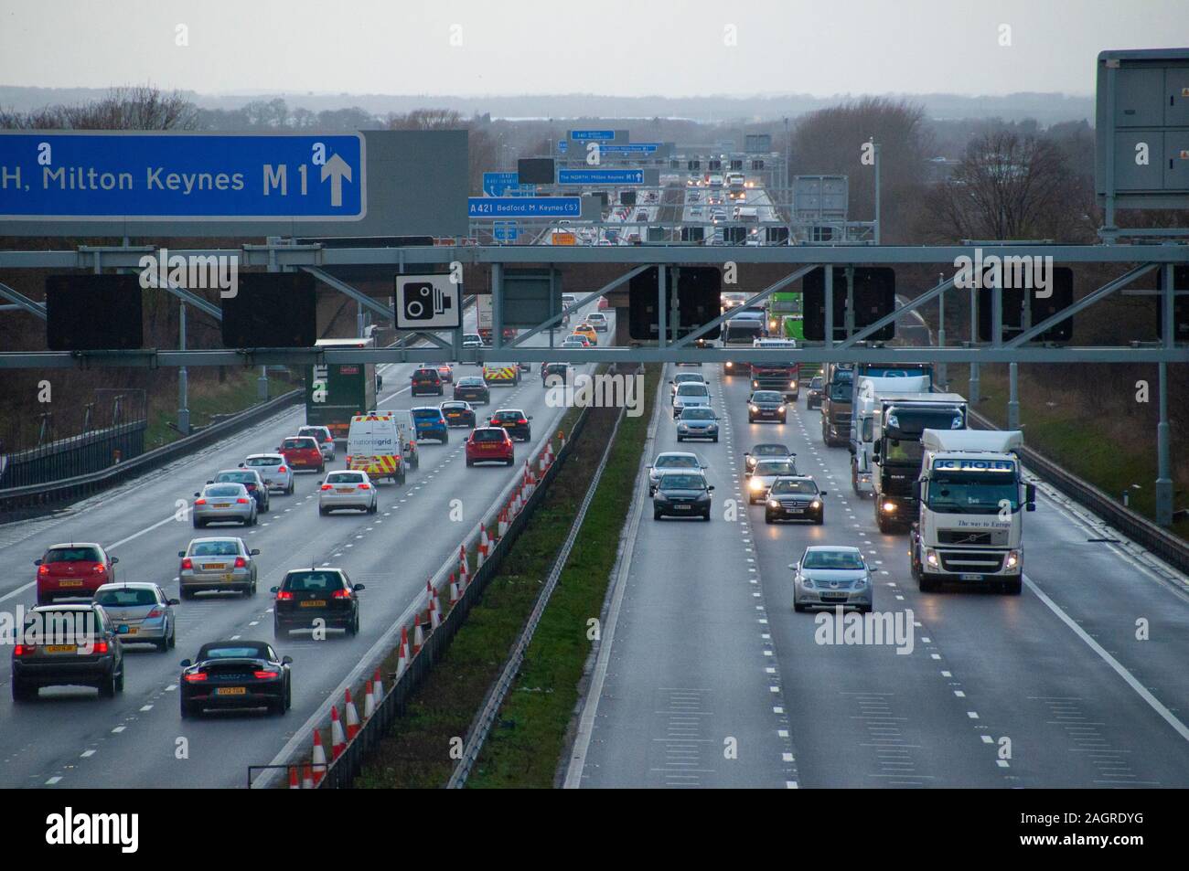 Heavy traffic on the M1 'smart motorway' in Bedfordshire England UK Stock Photo