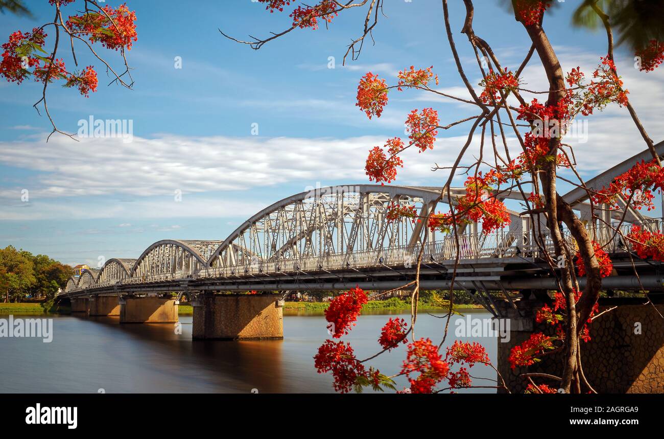 Truong Tien Bridge Or Trang Tien Bridge Hue Vietnam Stock Photo Alamy