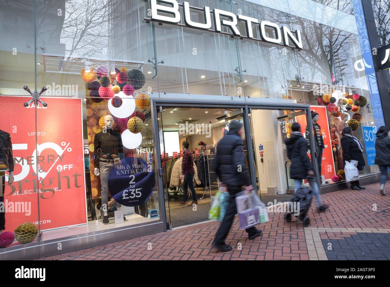 Birmingham, UK. 21th December, 2019. Savvy Shoppers hit the streets of Birmingham city centre as sales of up to 50 percent were available during 'Super Saturday' The last Saturday before Christmas which is regarded as one of the busiest shopping day's of the year. Pic taken 21/12/2019. Credit: Stop Press Media/Alamy Live News Stock Photo