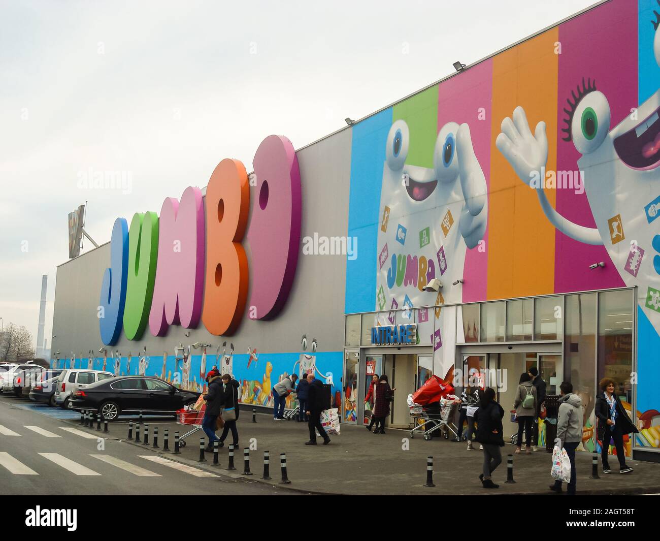 Jumbo Shopping Mall. Toy Store. Big Sign, Logo Of Jumbo Store In Bucharest,  Romania, 2019 Stock Photo - Alamy