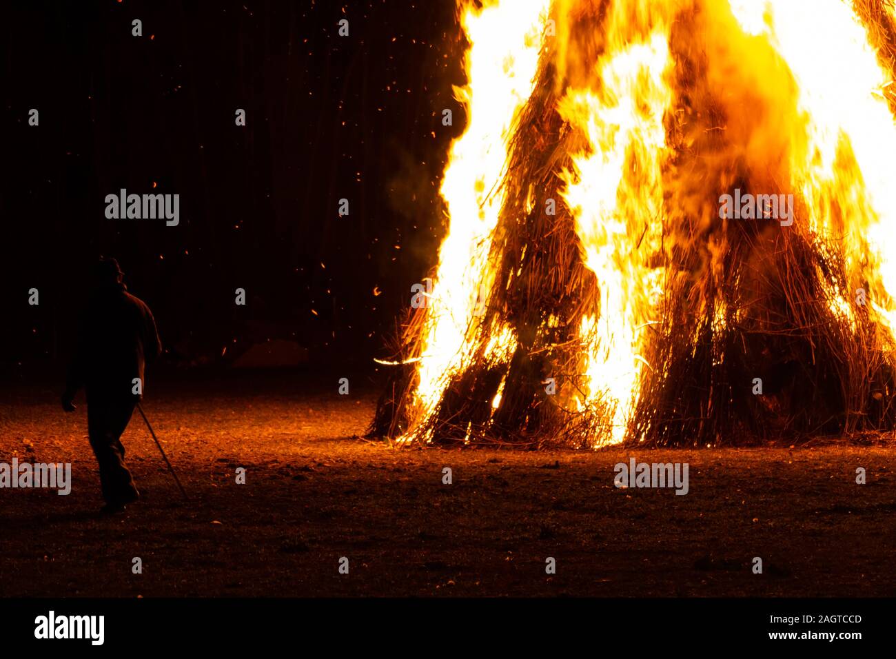 Pyre Fire Ritual Pyre festival hi-res stock photography and images - Alamy