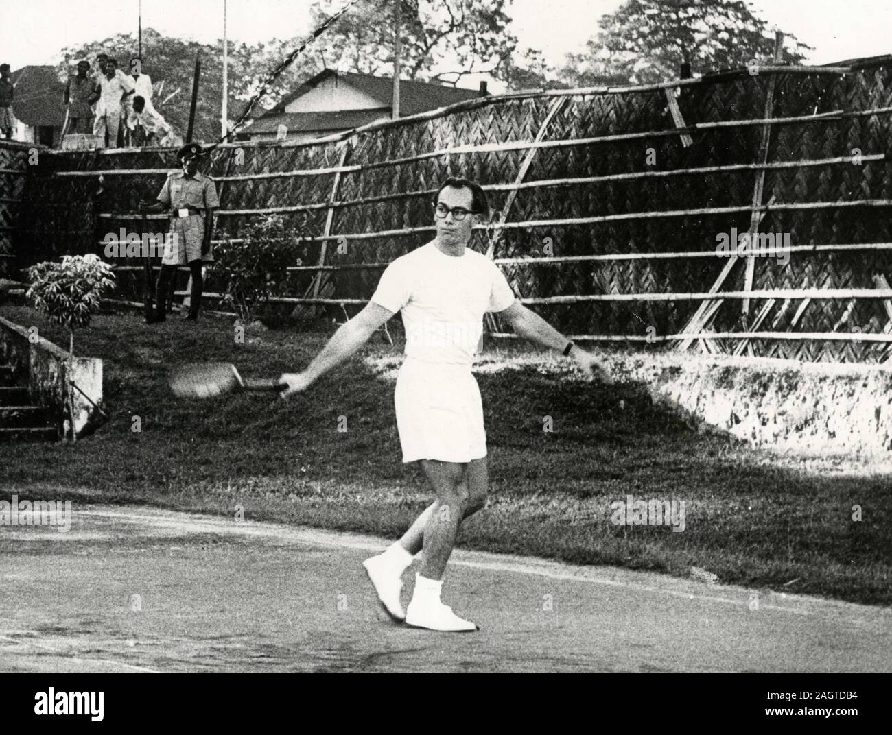 Prince Aly Khan playing tennis, Khulna, East Pakistan 1960 Stock Photo