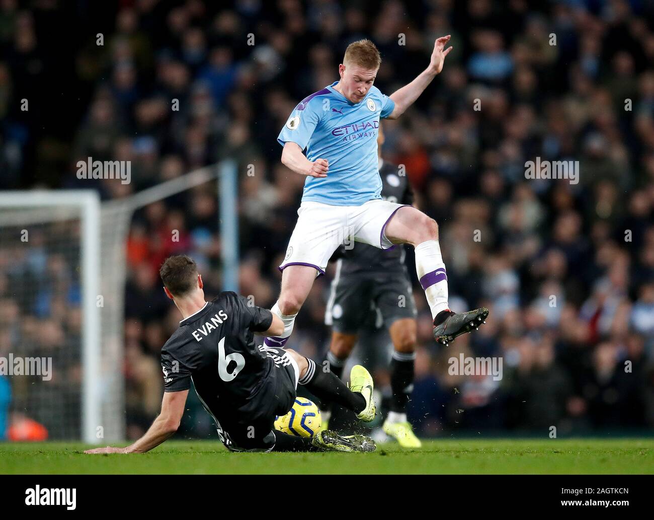 Leicester City's Jonny Evans (left) and Manchester City's Kevin De