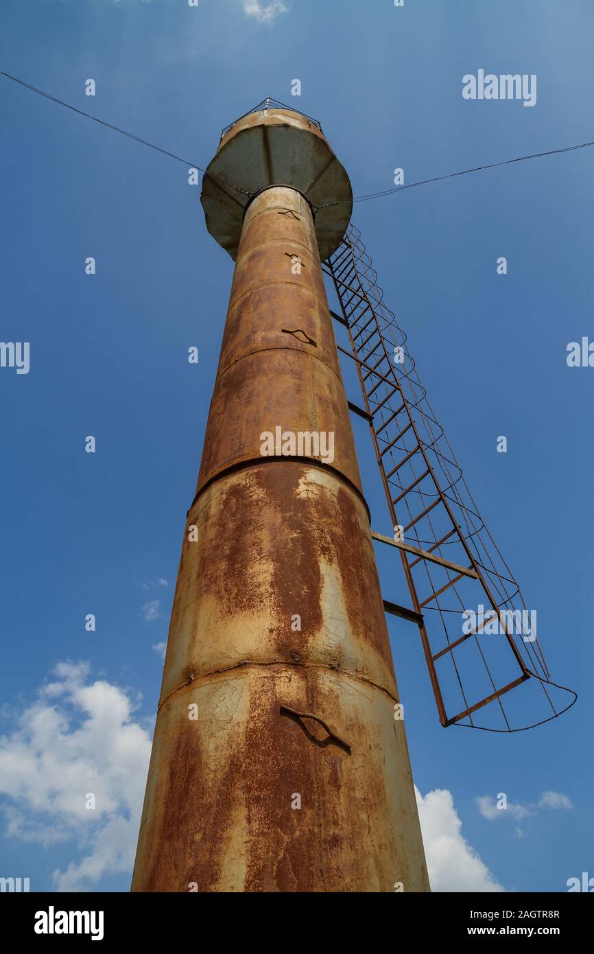 Container rust water tower watertower hi-res stock photography and ...