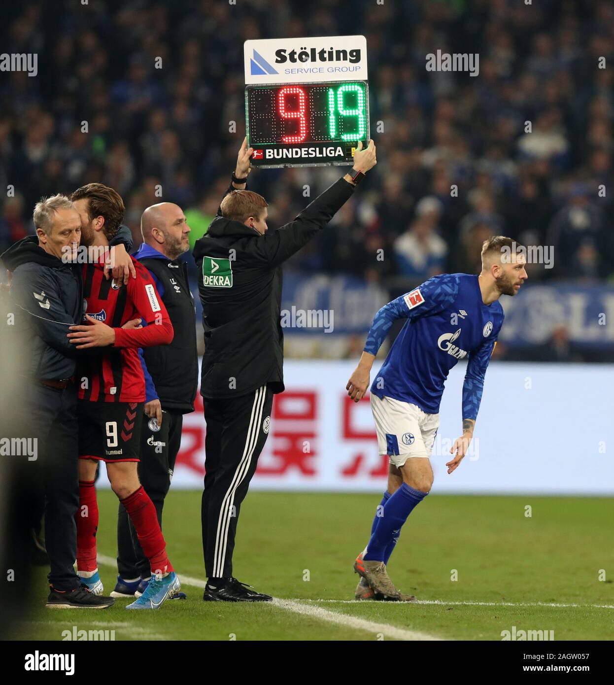 Fc schalke 04 sc freiburg hi-res stock photography and images - Page 6 -  Alamy