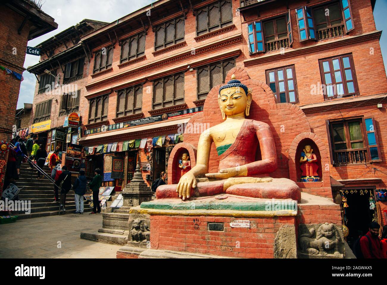 Sitting monkey on swayambhunath stupa in Kathmandu, Nepal - may, 2019 ...