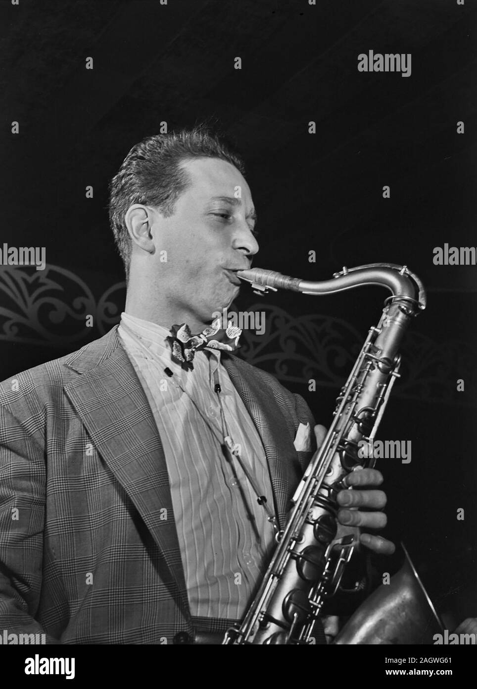 Donahue Black and White Stock Photos & Images Alamy