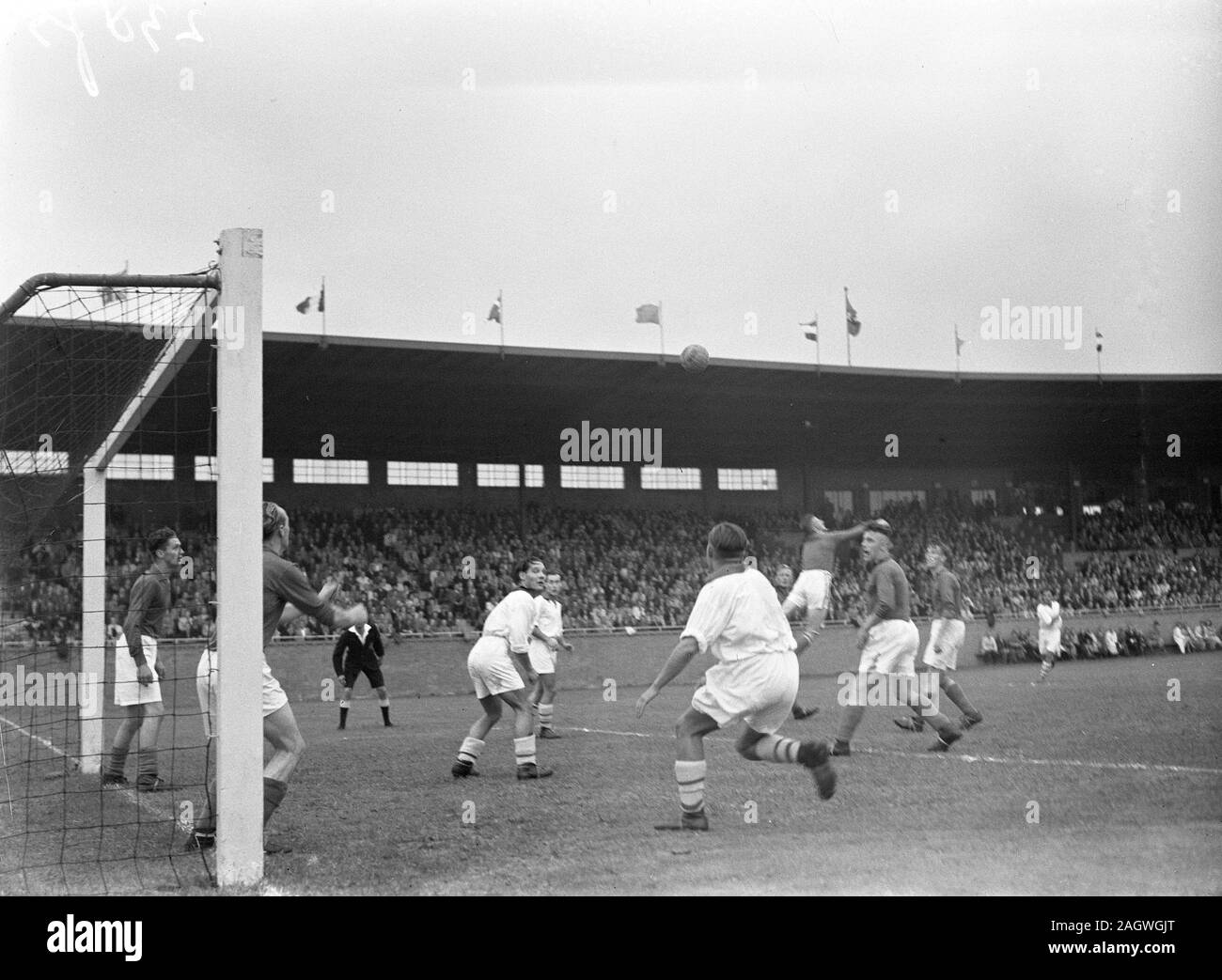 Football 1940s footballers hires stock photography and images Alamy