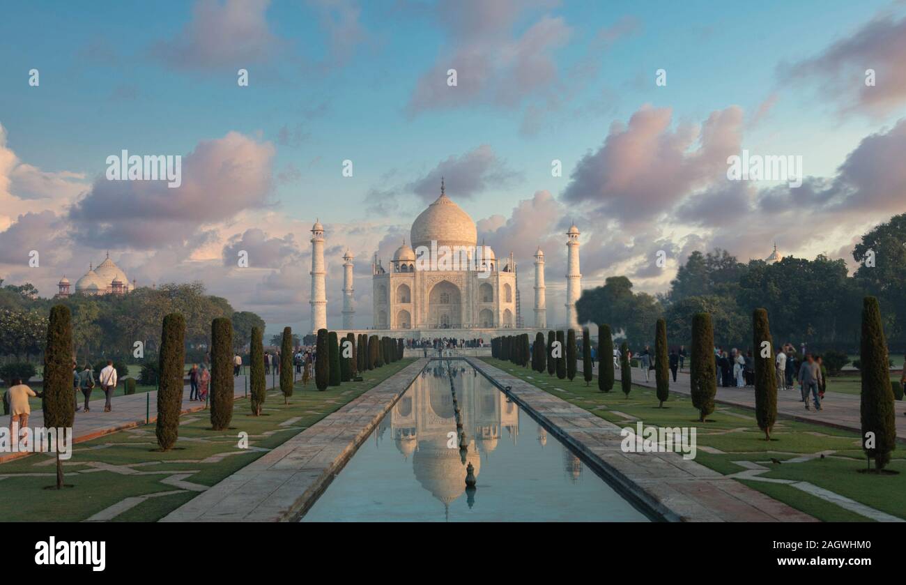 Taj Mahal White Marble Mausoleum On The South Bank Of The Yamuna taj-mahal-white-marble-mausoleum-on-the-south-bank-of-the-yamuna
