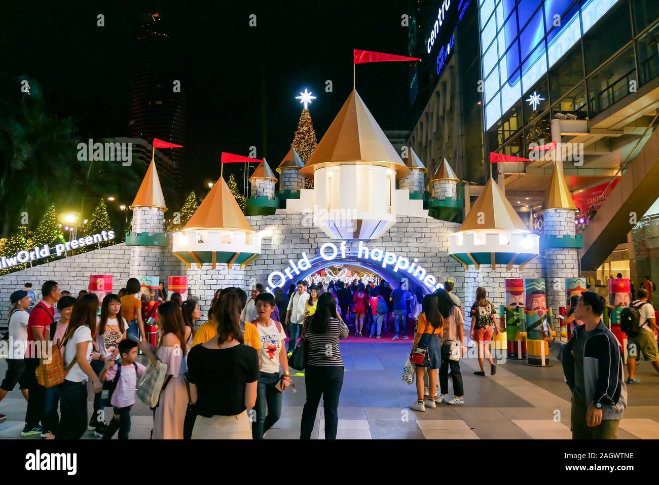 Bangkok Thailand Dec 30 2018 People On Christmas And Happy New