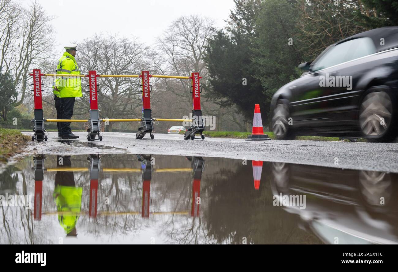 Anti vehicle barriers hires stock photography and images Alamy
