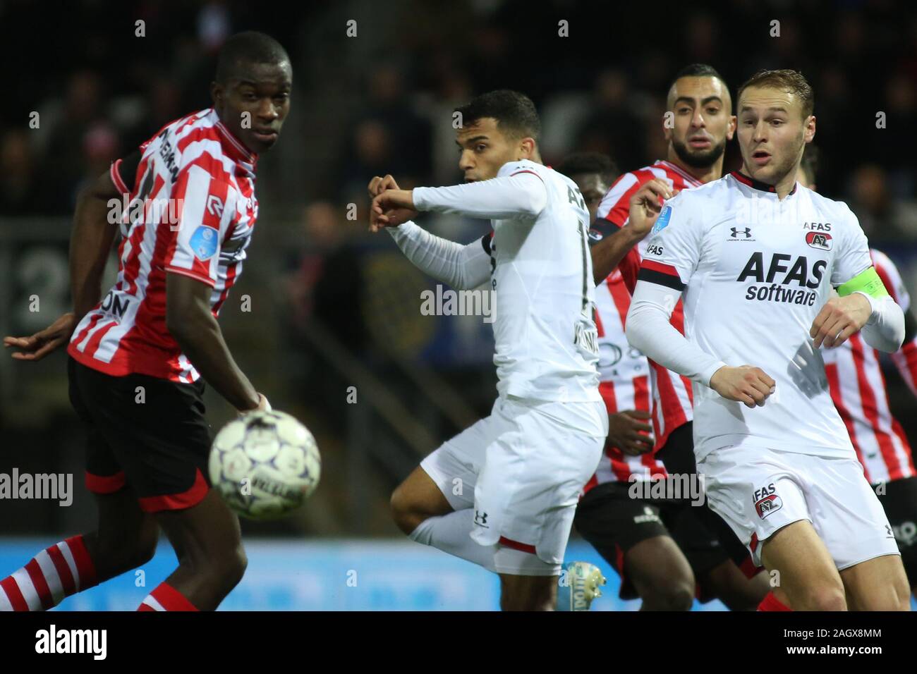 December 21, 2019: ROTTERDAM, NETHERLANDS - DECEMBER 21, 2019: Owen Wijndal (AZ Alkmaar) and L. Faye (Sparta Rotterdam) pictured during the 2019/20 Eredivisie fixture between Sparta Rotterdam and AZ Alkmaar at Spartastadion Het Kasteel. Credit: Federico Guerra Maranesi/ZUMA Wire/Alamy Live News Stock Photo