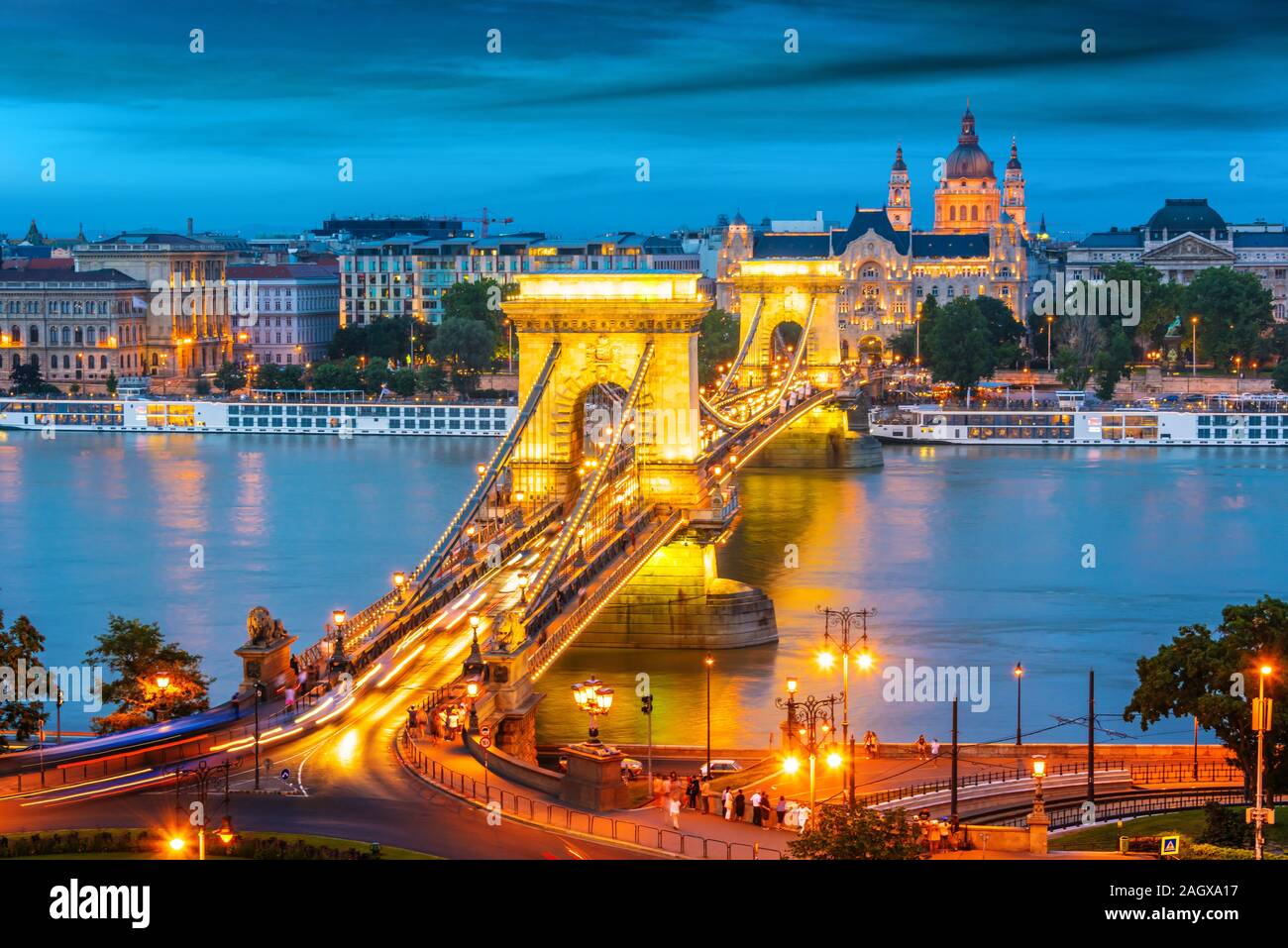 Panoramic night view budapest hi-res stock photography and images - Alamy