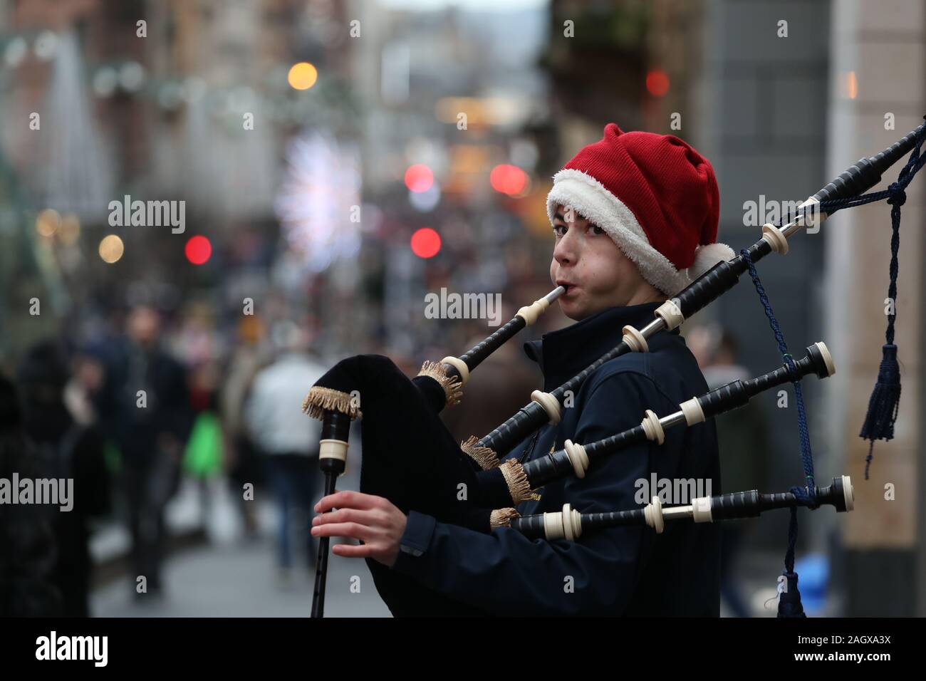 Christmas bagpipes online