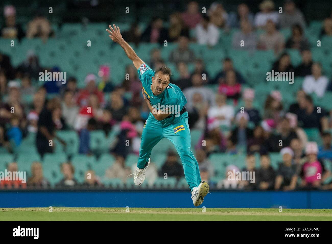 Sydney, Australia. 22nd Dec, 2019. Brisbane Heat player Josh Lalor bowls during the Big Bash Cricket match between Sydney Sixers and Brisbane Heat at Sydney Cricket Ground, Sydney, Australia on 22 December 2019. Photo by Peter Dovgan. Credit: UK Sports Pics Ltd/Alamy Live News Stock Photo