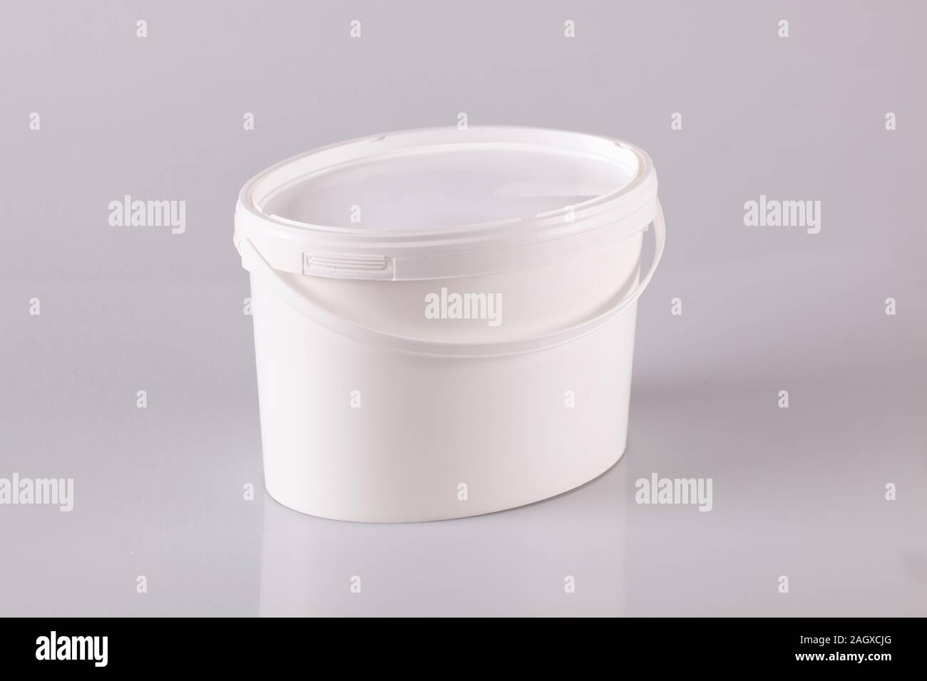 Plastic paint bucket with lid hi-res stock photography and images - Alamy