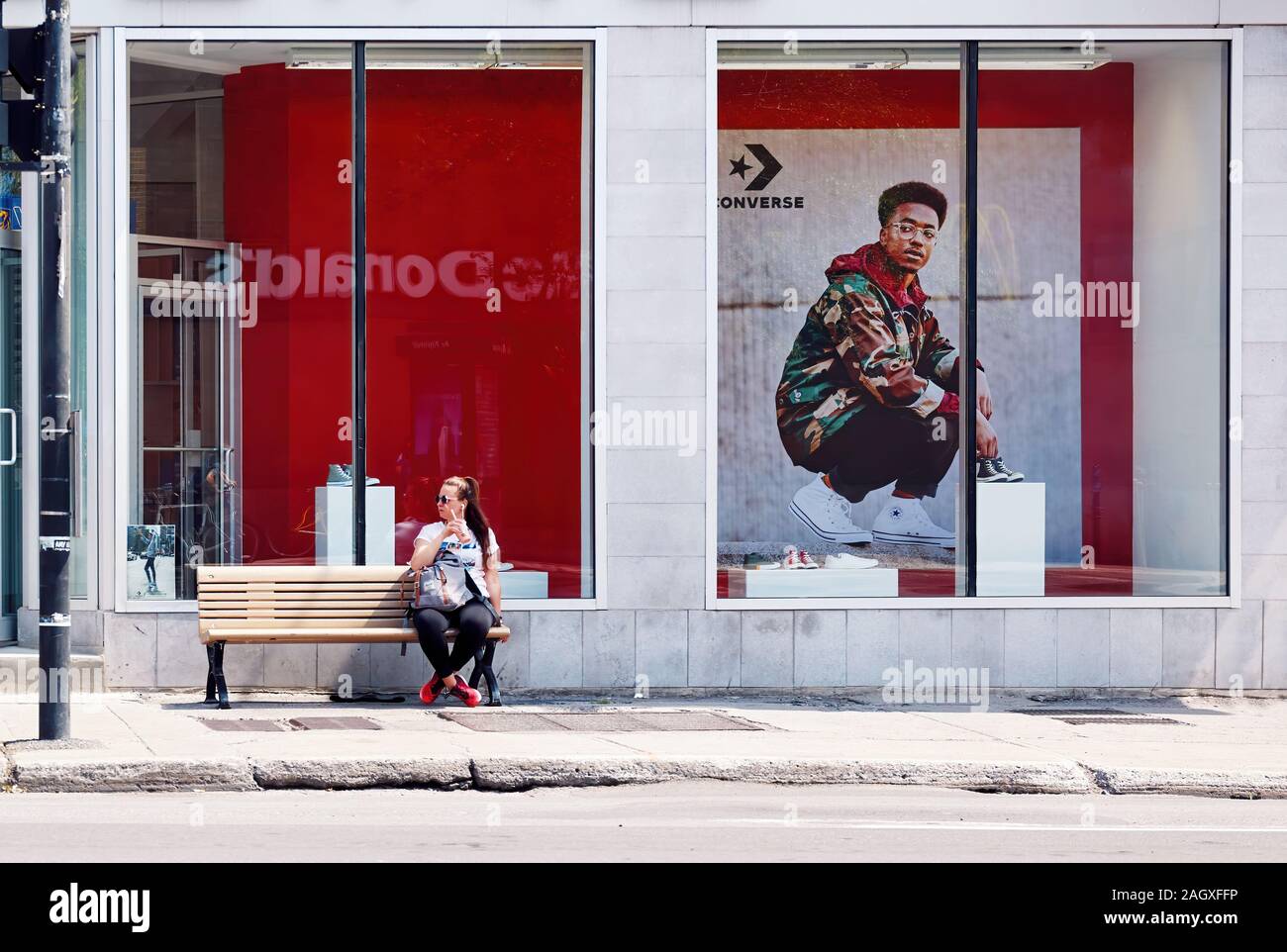 Converse clothing store front hi-res stock photography and images - Alamy