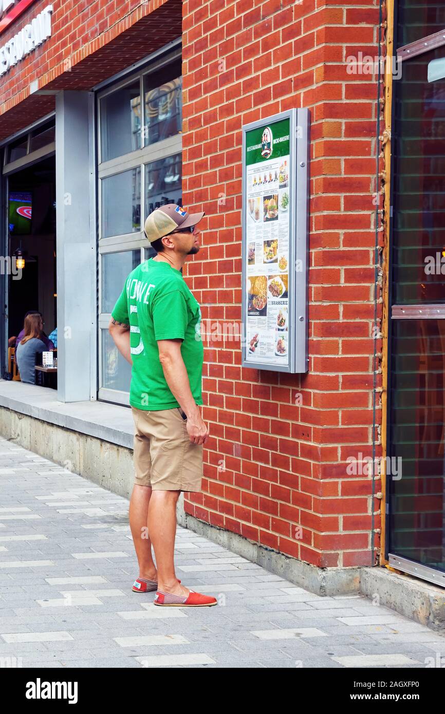 Read A Menu Stock Photos Read A Menu Stock Images Alamy