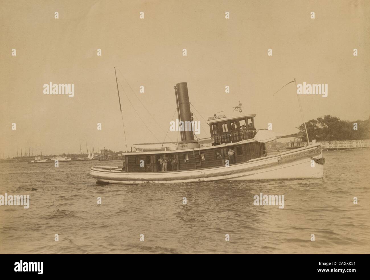 vintage-tug-boat-hi-res-stock-photography-and-images-alamy