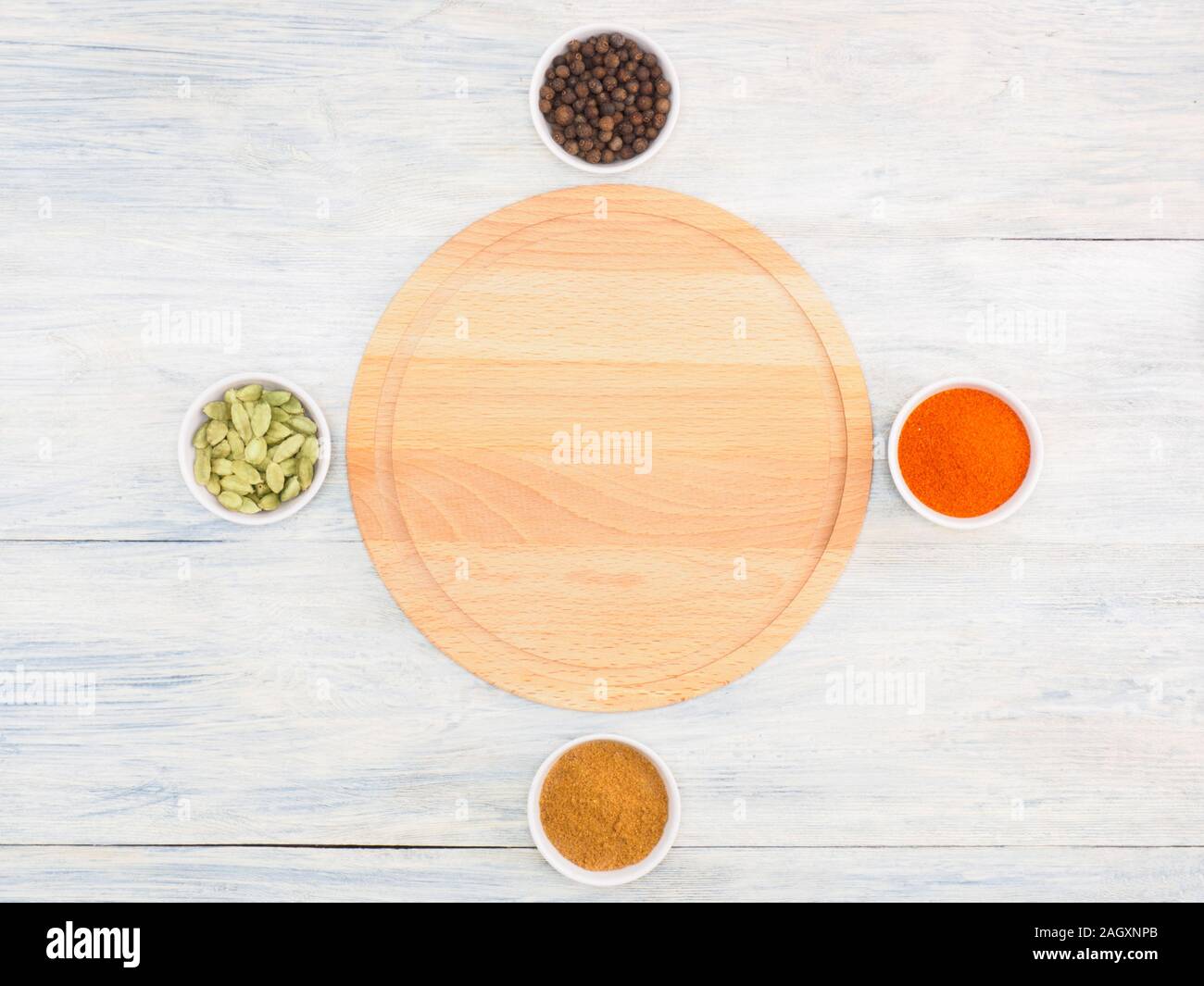 Round meal hi-res stock photography and images - Alamy