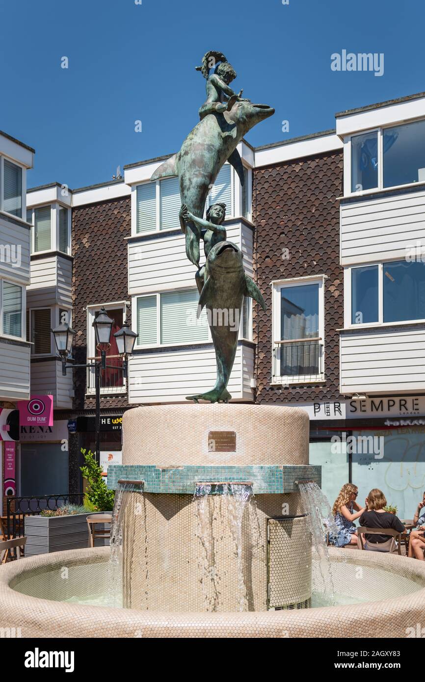 Dolphin Fountain, Brighton Square, Brighton, UK Stock Photo
