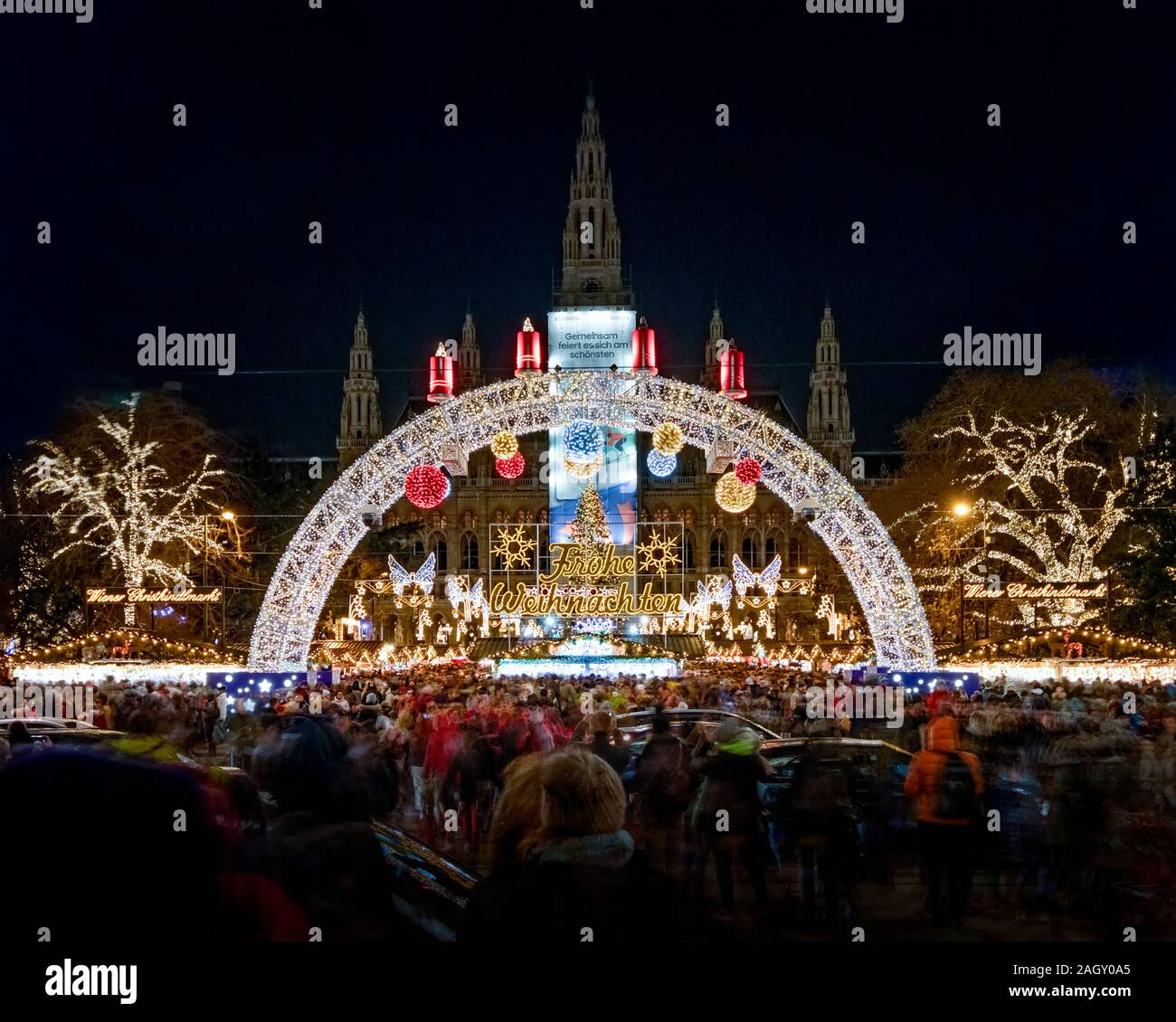 Rathausplatz christmas market, Vienna, Austria Stock Photo Alamy