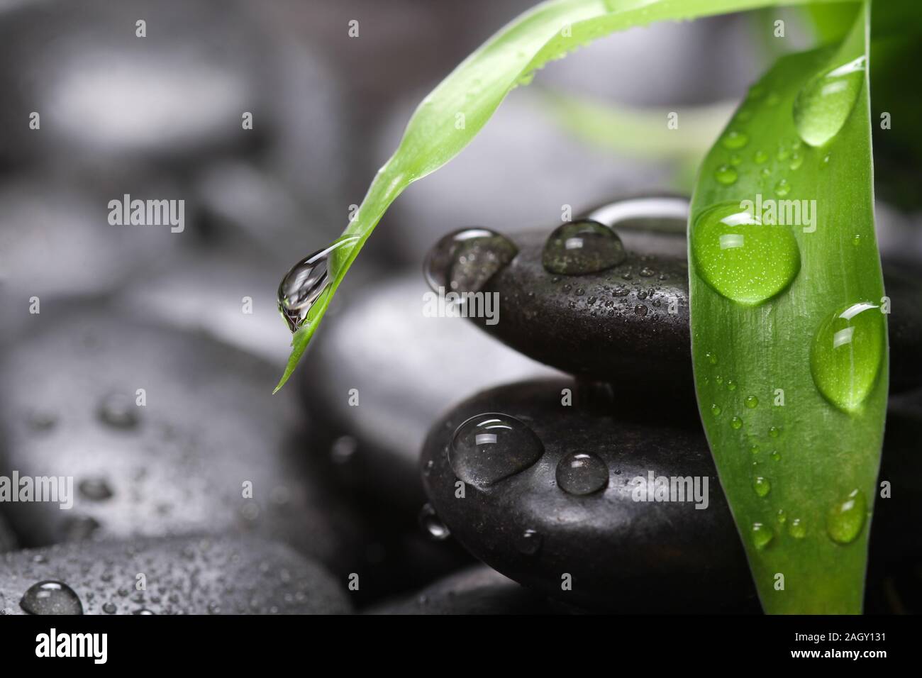 Hot stones japanese hi-res stock photography and images - Alamy