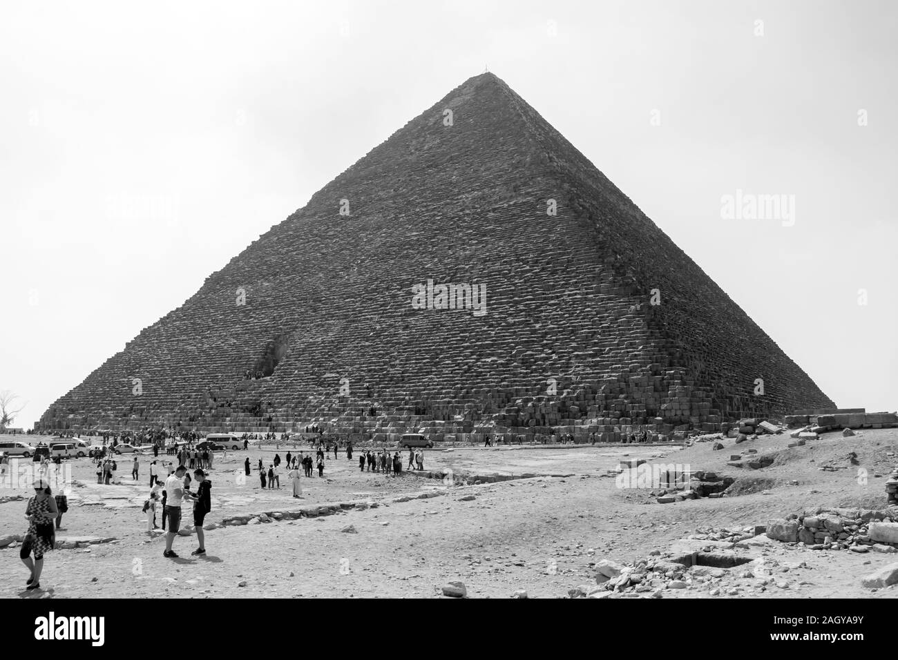 Giza, Egypt - April 19, 2019: The ancient Egyptian Pyramid of Khufu with ruins, tombs and monuments in Giza, Cairo, Egypt Stock Photo