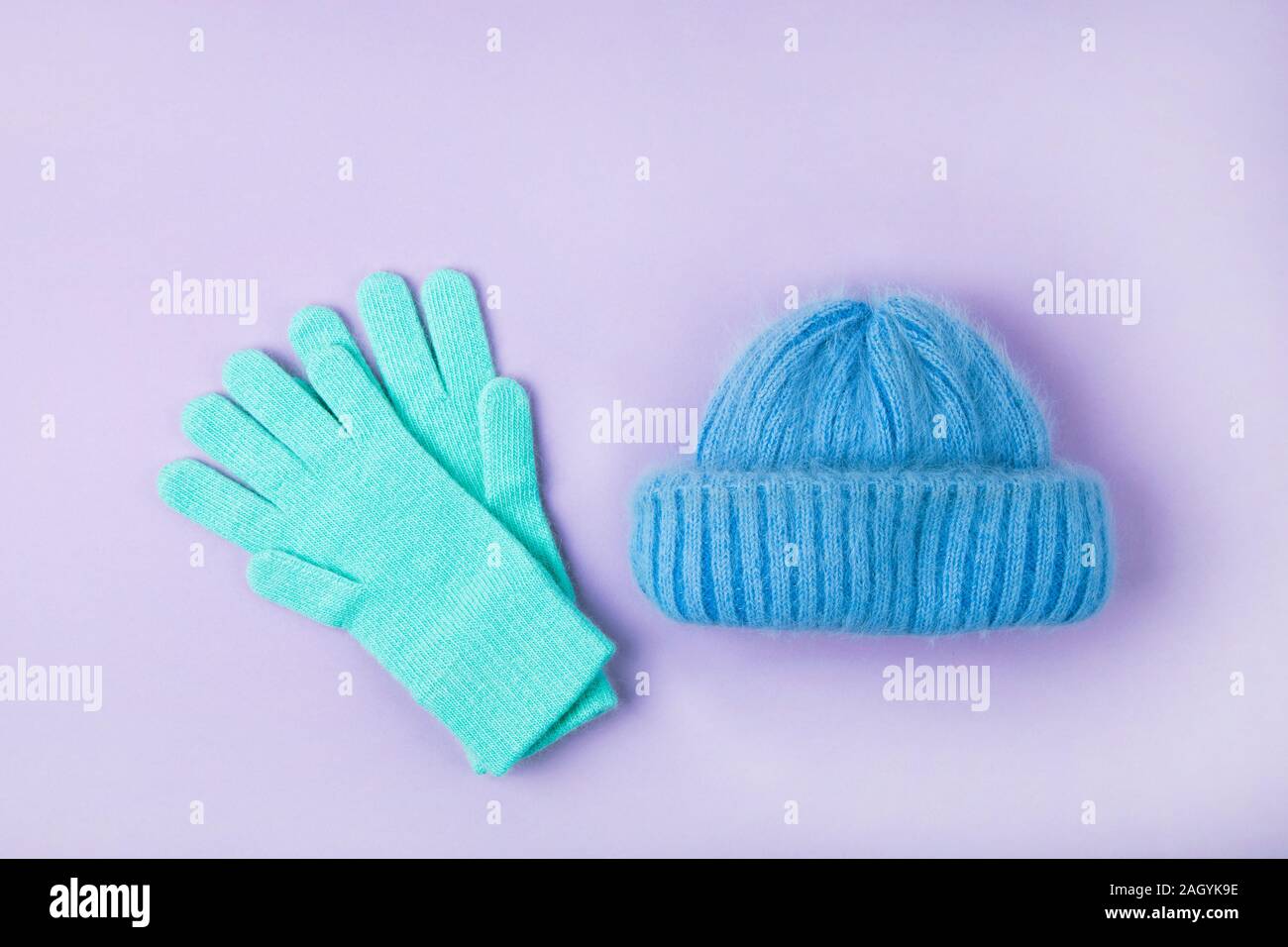 Pink knitted cap hi-res stock photography and images - Alamy